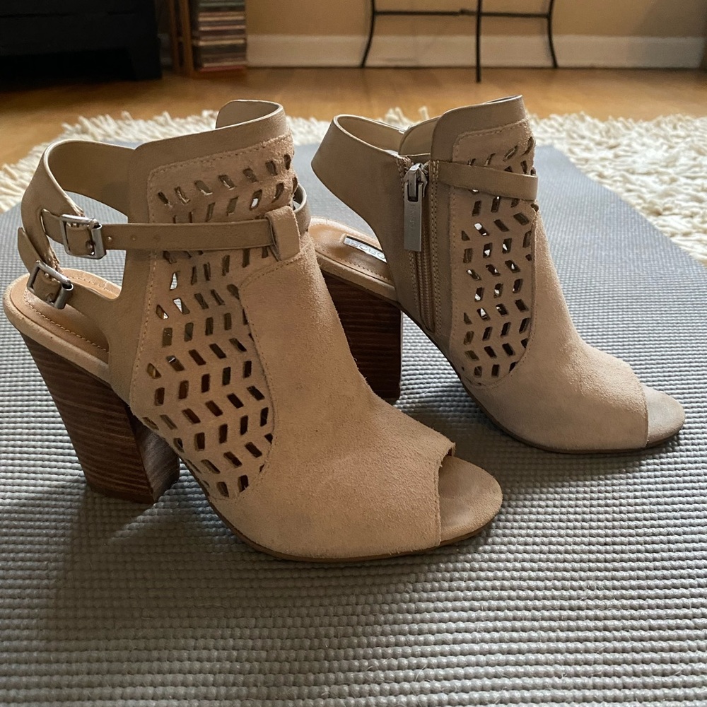 Awesome suede shoe/sandal !!